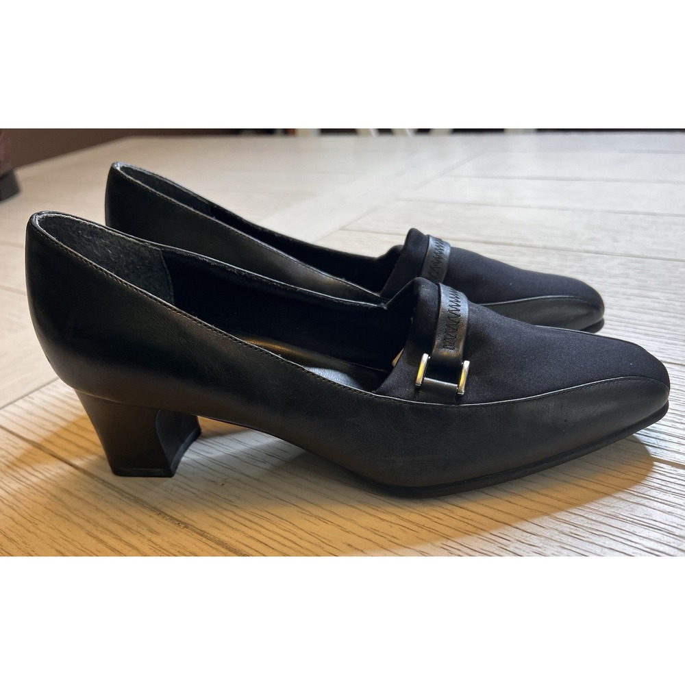 Naturalizer Edie Black Leather Pumps W/ Silver Buckle, 2" Heel, Sz‎ 7.5